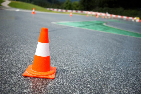 Cono de tráfico, pista de carreras —  Fotos de Stock