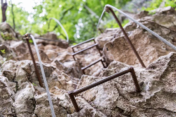 Climbing mountain path — Stock Photo, Image