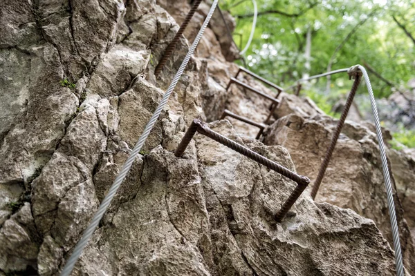 Climbing mountain path — Stock Photo, Image