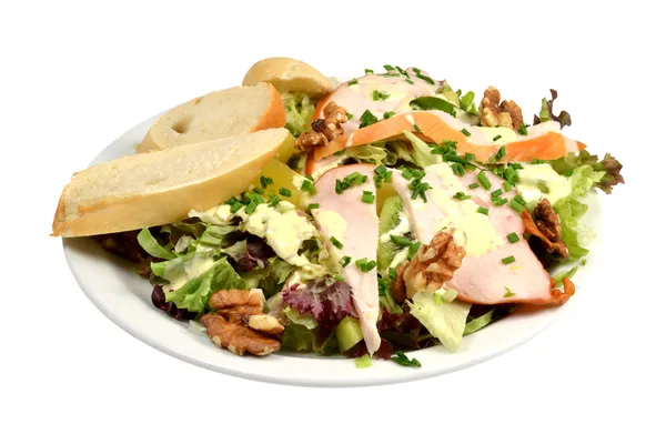 Tavuk şeritli salata.