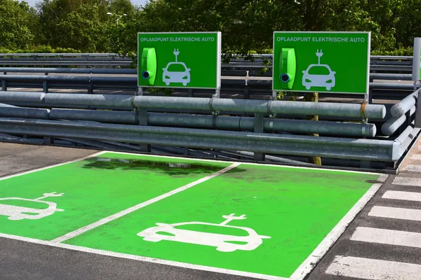 Estação de carregamento para carros elétricos. — Fotografia de Stock