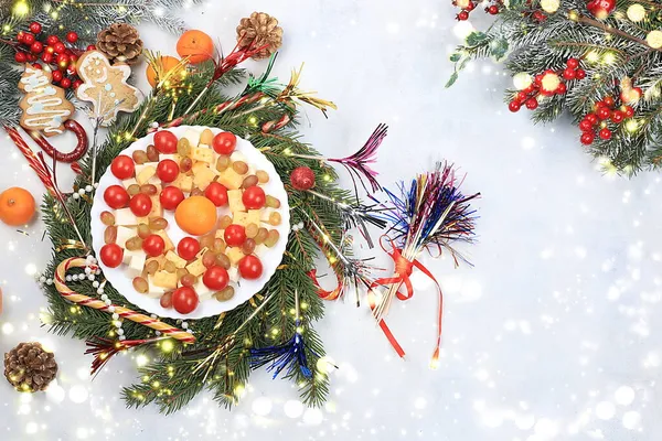 Рождественские Новогодние Блюда Традиционный Праздничный Салат Сыра Мандаринов Винограда Меда — стоковое фото
