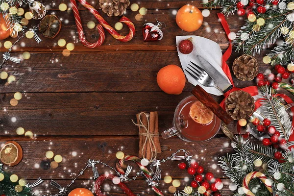 Weihnachtsrahmen Aus Mandarinen Tannenzweigen Und Zapfen Und Dekorationen Konzept Des — Stockfoto