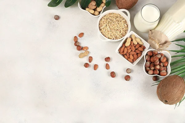 Assorted Vegan Lactose Free Milk Coconut Nut Oat Almond Milk Стоковое Фото