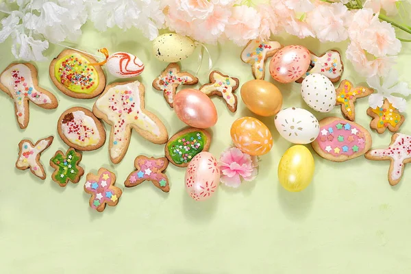 Banner Festivo Pascua Composición Primavera Con Huevos Decorados Galletas Flores — Foto de Stock