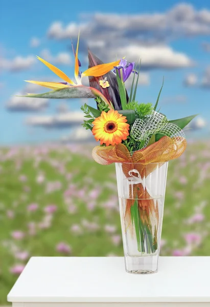 Vackra blomsterarrangemang — Stockfoto