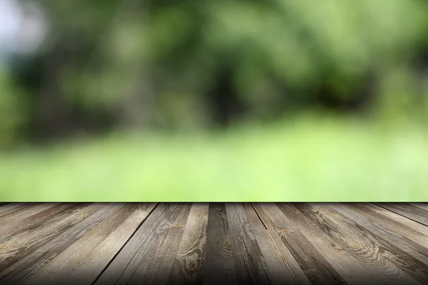 Varanda de madeira na natureza — Fotografia de Stock