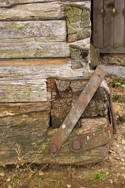 Reparace na staré dřevěné konstrukce — Stock fotografie