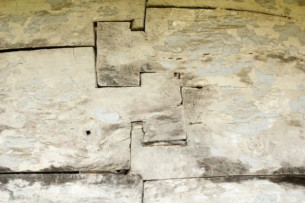 Jonction de poutres traditionnelles sur un ancien mur de bois — Photo