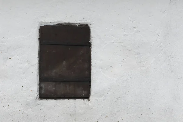 Window Closed Metallic Shutter Old House Wall — Stock Photo, Image