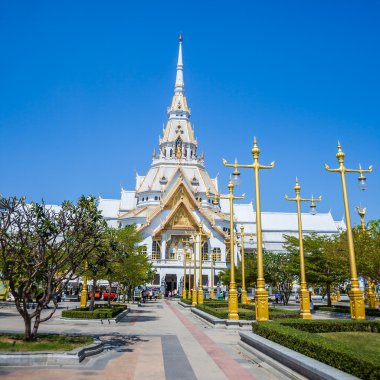 Tay tapınak (wat sothon beyaz kilise)