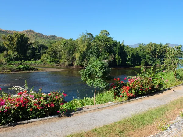 La rivière Kwai, Kanchanaburi, Thaïlande . — Photo