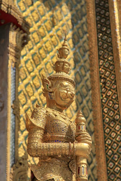 Bangkok thailand - 03 jan: demon hoedster wat phra kaew grand p — Stockfoto