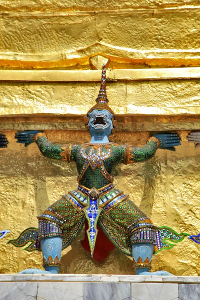 BANGKOK TAILANDIA - 03 ENE: Buda gigante en el Gran Palacio, el — Foto de Stock