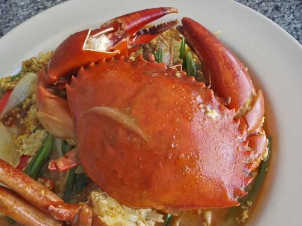 Kepiting goreng dengan bubuk kari masakan Thailand. — Stok Foto