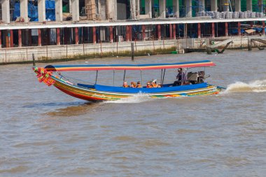 Bangkok, Tayland - 10 Kasım: ch aşağı tipik long tail tekne