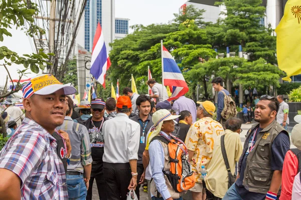 曼谷 — — 2 月 20 日： 总理抗议者逐出前面的 sh — 图库照片