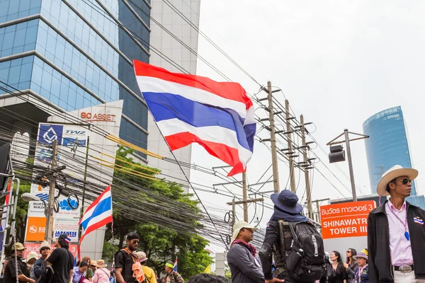 BANGKOK - FEVEREIRO 20: Primeiros manifestantes expulsos na frente de Sh — Fotografia de Stock