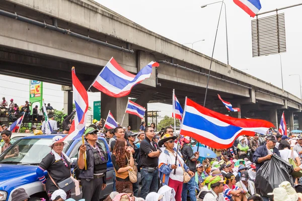 Bangkok - 20 februari: prime demonstranten uitgezet voor sh — Stockfoto