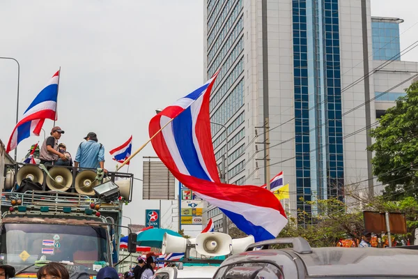 BANGKOK - FEVEREIRO 20: Primeiros manifestantes expulsos na frente de Sh — Fotografia de Stock