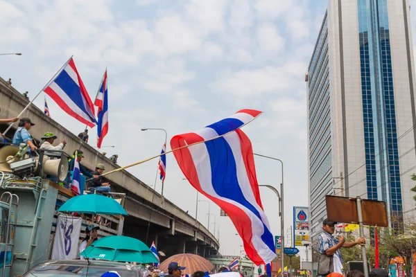 曼谷 — — 2 月 20 日： 总理抗议者逐出前面的 sh — 图库照片