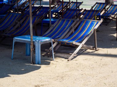 PATTAYA, THAILAND - 25 Ekim 2021: Coronavirus COVID-19 salgınından sonra turistlere açılmadan önce Pattaya plajı 25 Ekim 2021 Pattaya Tayland.