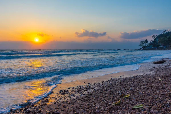 Hermosas Olas Marinas Amanecer Mañana — Foto de Stock