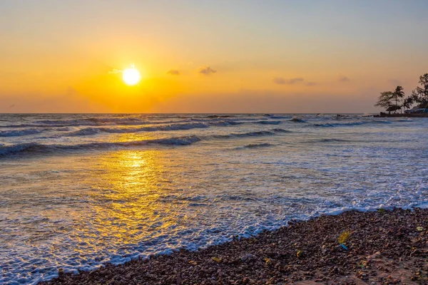 Hermosas Olas Marinas Amanecer Mañana — Foto de Stock