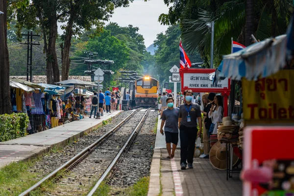 Kanchanaburi Tayland Aralık 2021 Kanchanaburi Tayland River Kwai Köprüsü Tren — Stok fotoğraf