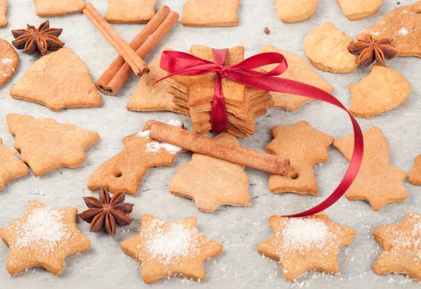 Biscuits au gingembre de Noël aux épices — Photo