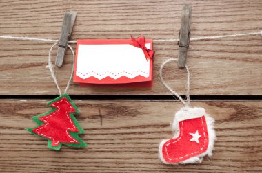 Ahşap zeminli Noel süslemesi