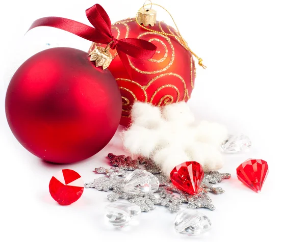 Palline di Natale con decorazione in pino — Foto Stock