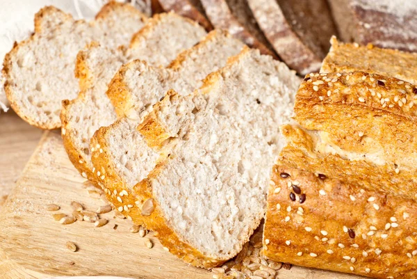Pão tradicional fresco assado — Fotografia de Stock