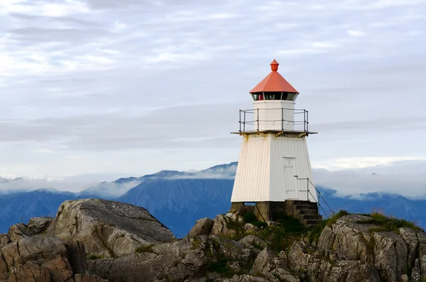 Feneri daha önce dağ manzarası