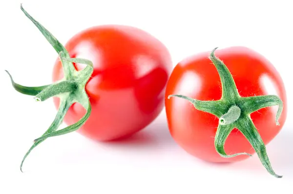 白の前に分離された 2 つのトマト — ストック写真