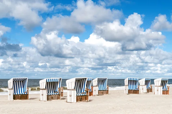 Пляж кошики, на пляжі острові Sylt — стокове фото