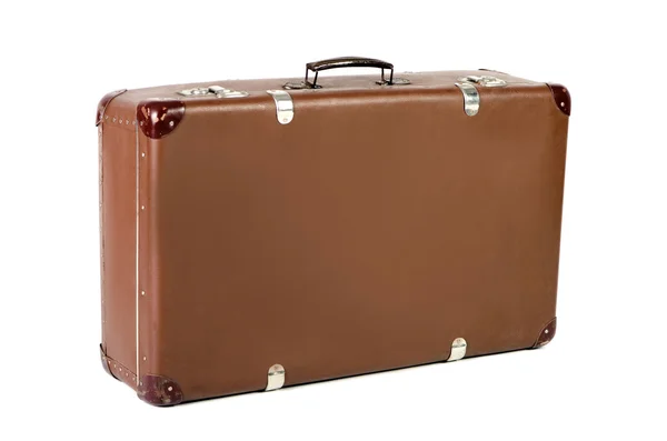 Alter Koffer schräg vor weißem Hintergrund — Stockfoto