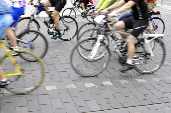 Motion blur abstract de un ciclista en la calle — Foto de Stock