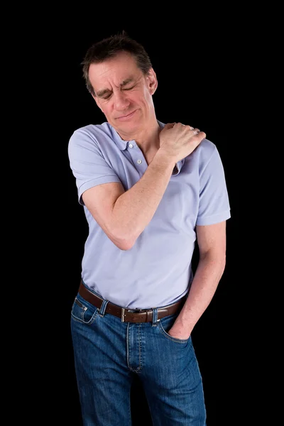 中年男子在痛苦中持有的肩膀 — 图库照片