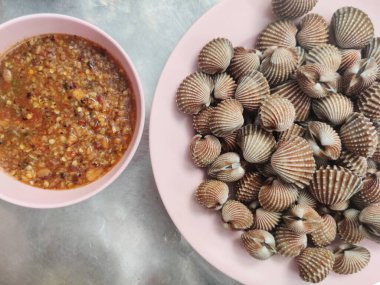 Tegillarca granosa ya da kısaca 