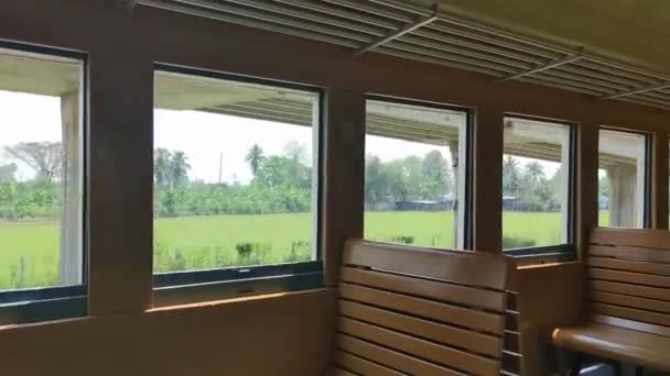 Θέσεις Στο Ταϊλανδέζικο Τρένο 3Ης Τάξης Μέσα Retro Cabin Car — Αρχείο Βίντεο