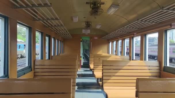 Kursi Pada Thai Vintage Kereta Kelas Dalam Retro Cabin Car — Stok Video