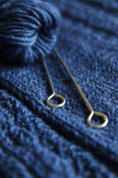 Rayons et fils pour le tricot — Photo