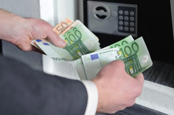 Man counting money — Stock Photo, Image