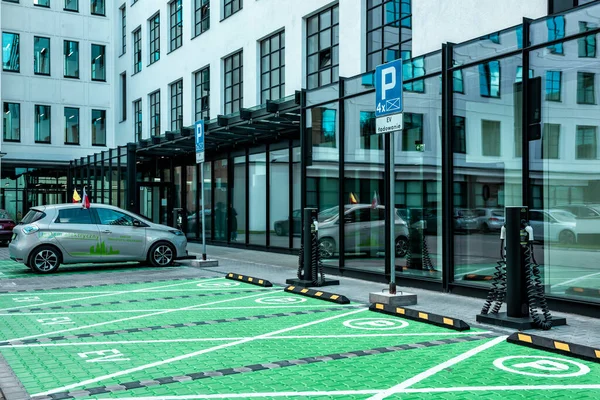 Warsaw Poland 2022 Parking Charging Station Electric Cars — Foto de Stock