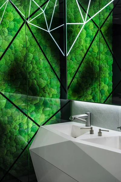 Diseño Baño Moderno Lavabo Forma Geométrica Grifo Con Fotocélula Panel — Foto de Stock