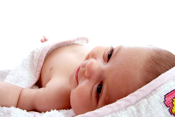 Μωρό τυλιγμένο σε μια πετσέτα — Φωτογραφία Αρχείου