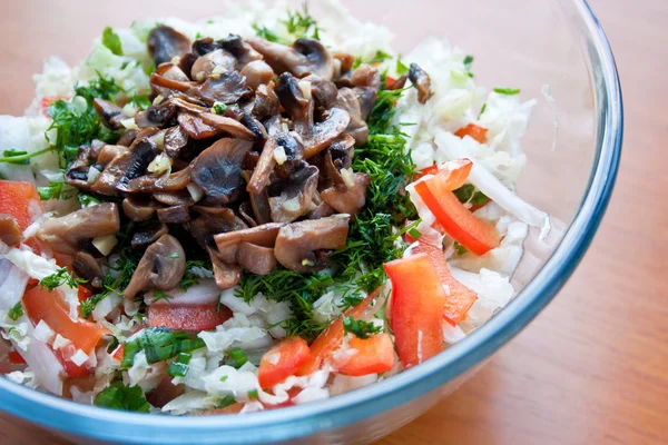 Vegetable salad with mushrooms — Stock Photo, Image