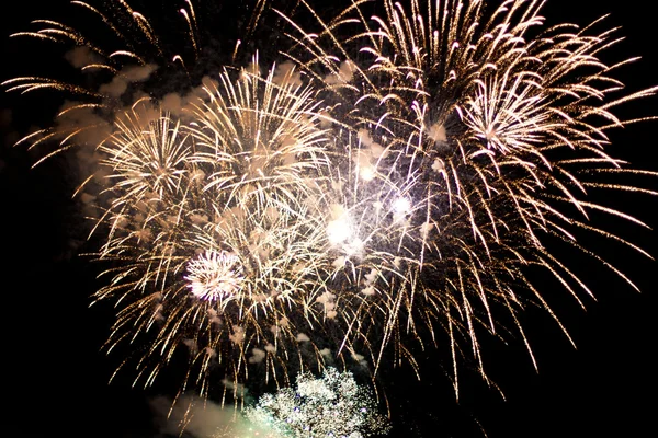 Fuochi d'artificio celebrativi — Foto Stock
