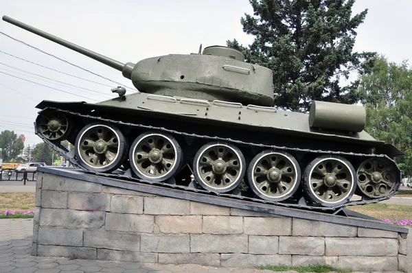 Slag bij tank, die uitgegroeid een monument tot is. Stockfoto